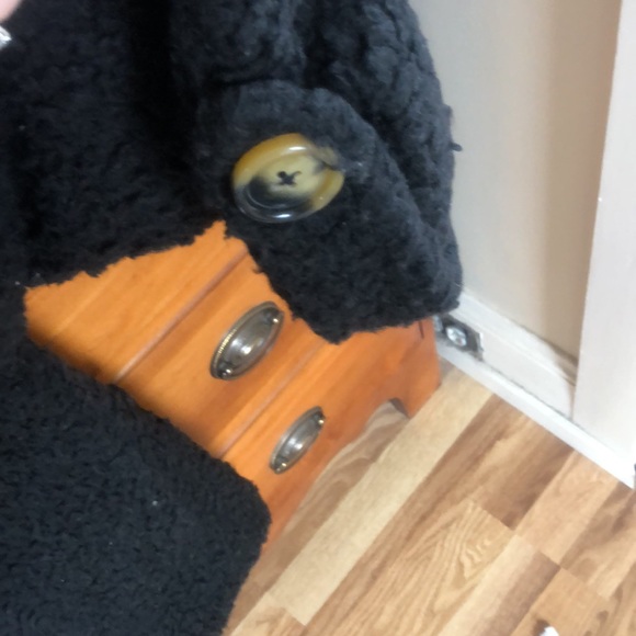 Black Free People, fleece Teddy jacket.  Tortoise buttons. - Picture 4 of 5